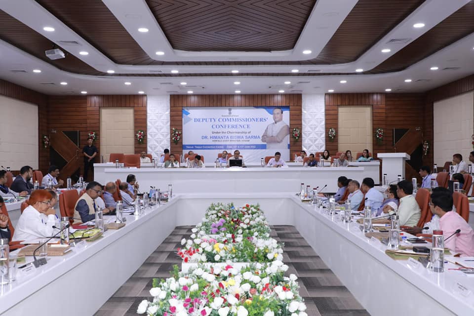 উপায়ুক্ত সন্মিলনত মুখ্যমন্ত্ৰী হিমন্ত বিশ্ব শৰ্মা