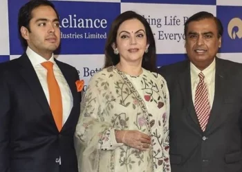 Mukesh and Anant Ambani donate Rs 25 crore to CM’s Relief Fund :   