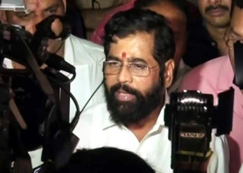 অৱশেষত মুম্বাইলৈ যোৱাৰ সিদ্ধান্ত শিন্দেসহ বিদ্রোহী শিৱসেনা বিধায়কৰ