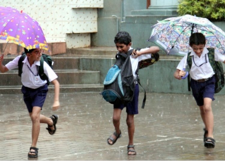 বুধবাৰে কামৰূপ(ম) জিলা শিক্ষানুষ্ঠান বন্ধ ৰখাৰ পৰামৰ্শ জিলা প্ৰশাসনৰ