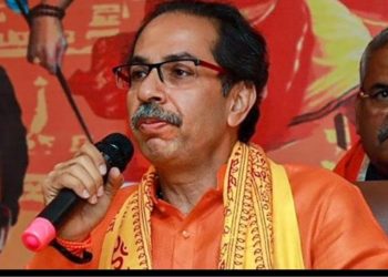 চৰকাৰী বাসভৱন এৰিলে উদ্ধব থাকৰেই, দল দখলৰ বাবে ৰাজ্যপাললৈ পত্ৰ শিন্ডেৰ
