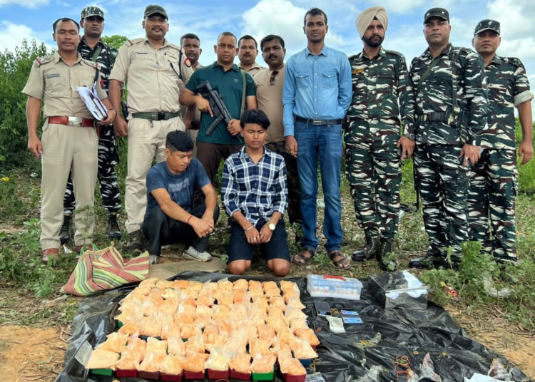 খটখটী আৰক্ষীৰ জালত প্ৰায় ৭ কোটি টকাৰ ড্ৰাগছসহ সৰবৰাহকাৰী পিতা-পুত্ৰ