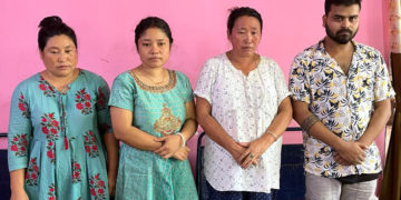 খটখটীত মহিলাৰ দেহত লুকুৱাই অনা ড্ৰাগছ উদ্ধাৰ : দুই মহিলাসহ এজন পুৰুষ আটক