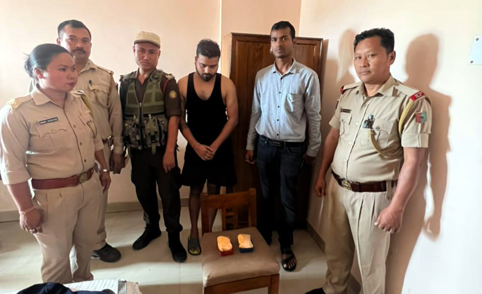 খটখটীত মহিলাৰ দেহত লুকুৱাই অনা ড্ৰাগছ উদ্ধাৰ : দুই মহিলাসহ এজন পুৰুষ আটক 3 drugP1 1 | ASSAM TIMES POST