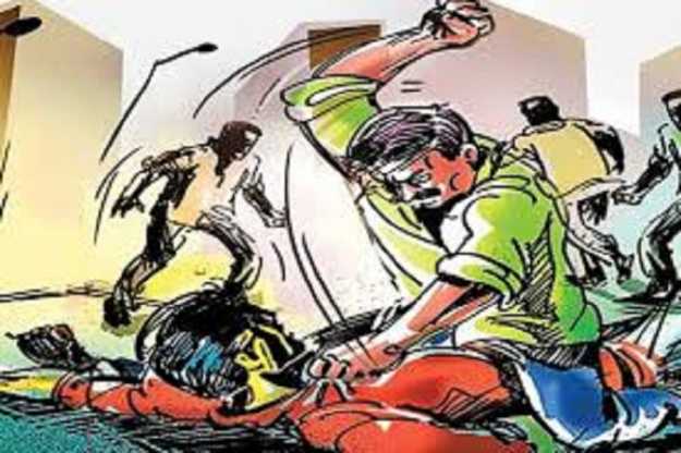 Two killed, 22 injured in group clash : 1 Two killed, 22 injured in group clash :