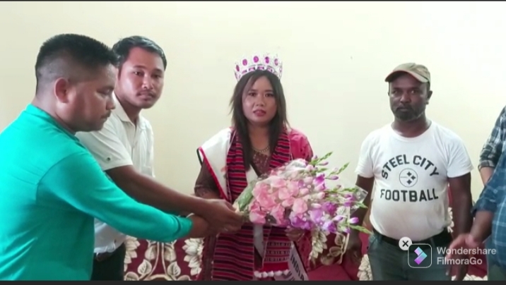 ডিমি হাঞ্চেপীৰ মিচেছ ইউনিভাৰ্ছেল ইণ্ডিয়া খিতাপ অৰ্জন