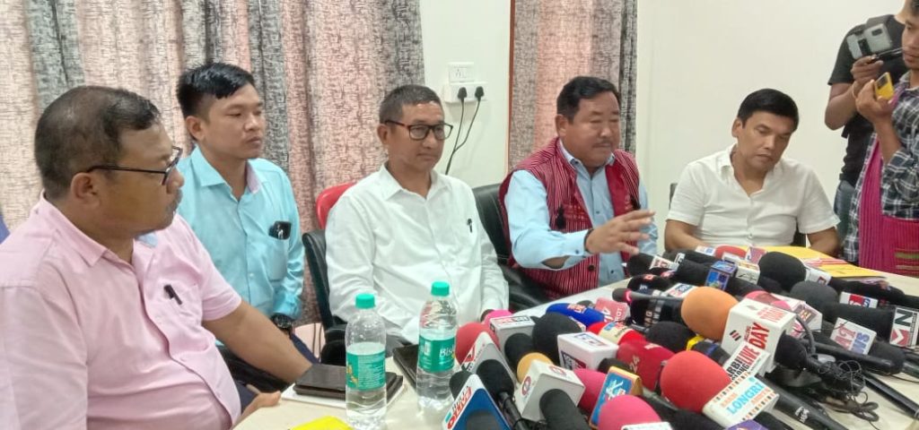 ডিফুত বিধায়ক দৰছিং ৰংহাংঙৰ সংবাদমেলদ