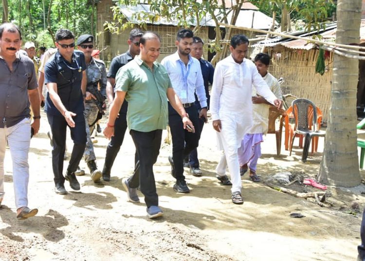 হোজাইত বান পৰিস্থিতি পৰিদৰ্শন মুখ্যমন্ত্ৰী ড° হিমন্ত বিশ্ব শৰ্মাৰঃ