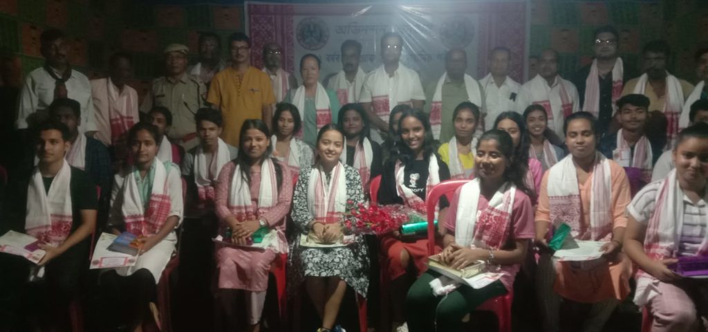 উত্তীৰ্ণ ছাত্ৰ-ছাত্ৰী সকলক ভিডিপিৰ সম্বৰ্ধনা