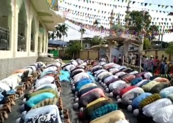 ডিফুত ঈদ উজ্জোহা উদযাপন, তিনি সহস্ৰাধিক ভক্তপ্ৰাণৰ ঈদৰ নামাজ আদায়: