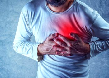 অবিৰতভাৱে ৮ ঘণ্টা বহি কাম কৰিলে বাঢ়িব পাৰে হৃদৰোগৰ আশঙ্কা! দাবী গৱেষণাত