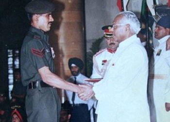 পাঁচটা গুলী বুকু পাতি লৈয়ো শিৰচ্ছেদ কৰিছিল পাকিস্তানী মেজৰৰ! কোন সেই ভাৰতীয় বীৰ যোদ্ধা?