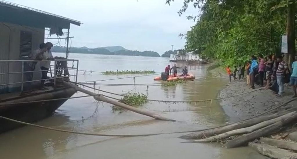 গুৱাহাটী ব্ৰহ্মপুত্ৰ 