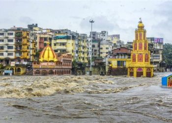 ধাৰাসাৰ বৰষুণৰ ফলত গুজৰাটত বান পৰিস্থিতি, ২৪ ঘণ্টাত ৭ জনৰ মৃত্যু