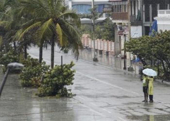 কর্নাটকৰ উপকূলীয় অঞ্চলত ধাৰাষাৰ বৰষুণত মৃত্যু ৩, বন্ধ স্কুল-কলেজ
