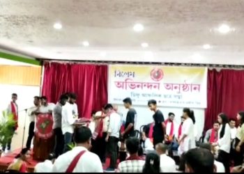 ডিফুত উচ্চ আৰু মাধ্যমিক বিদ্যালয়ৰ কৃতী ছাত্ৰ -ছাত্ৰীক আছুৰ সম্বৰ্ধনা: