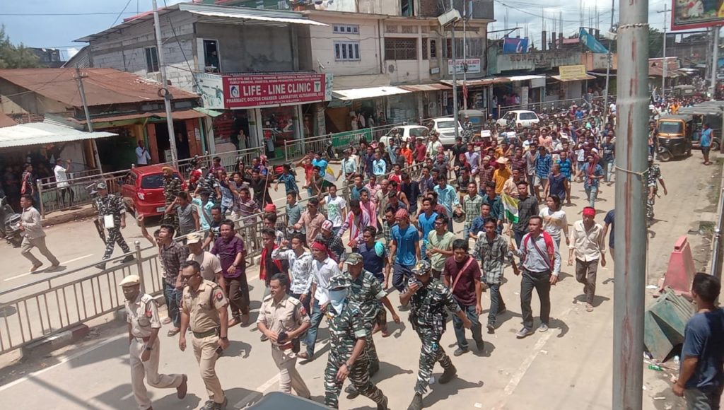 ডিফুত এপিএইছএলচিৰ গণ বিক্ষোভ