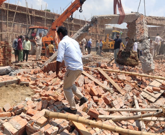 প্ৰকাণ্ড দেৱাল খহি মৃত্যু ৫ গৰাকী শ্ৰমিক