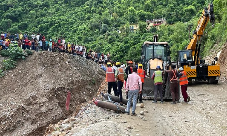 উত্তৰাখণ্ডত নিৰ্মীয়মান দলঙ খহি মৃত্যু ২ শ্ৰমিকৰ:আহত ৬ জন