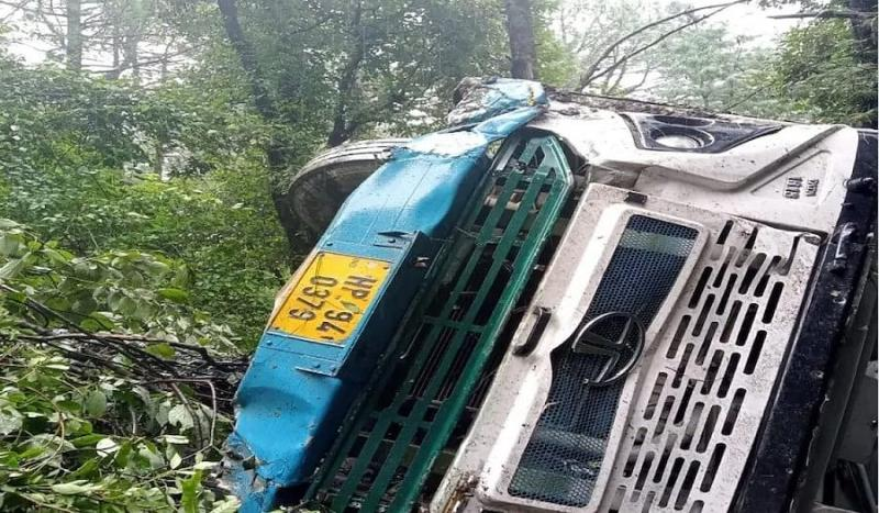 হীৰানগৰত যাত্ৰীবাহী বাছৰ দুৰ্ঘটনাঃ
