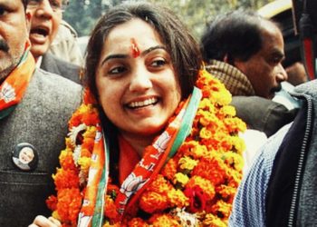 গ্ৰেপ্তাৰৰ পৰা হাত সাৰিবলৈ উচ্চতম ন্যায়ালয়ত আবেদন নূপুৰ শৰ্মাৰ
