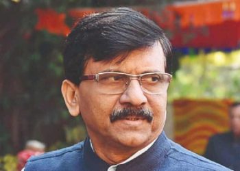 শিৱসেনাৰ মুখপাত্ৰ সঞ্জয় ৰাওতক ৬ ঘণ্টা জেৰাৰ অন্তত গভীৰ নিশা ইডিৰ গ্ৰেপ্তাৰ