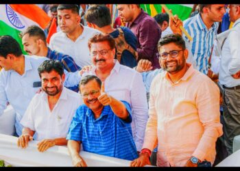 বিৰোধীৰ ভোট কৰ্তন কৰিবলৈ গুজৰাটত আপ, কংগ্ৰেছৰ আক্ৰমণ