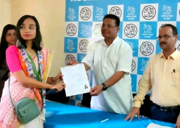 আপ অসমৰ মুখপাত্ৰ পলাক্ষী দাস তৃণমূল কংগ্ৰেছত যোগদান: