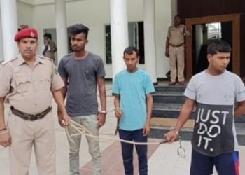 শুৱালকুছিৰ তিনি পাষণ্ড গ’ল জেললৈঃ নৱম শ্ৰেণীৰ ছাত্ৰীক বিবস্ত্ৰ কৰি অশ্লীল ভিডিঅ’ প্ৰস্তুত কৰাৰ লগতে কৰিছিল ধৰ্ষণঃ