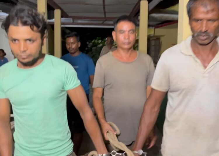 বকলীয়াঘাটৰ চাঞ্চল্যকৰ হত্যাকাণ্ডৰ ঘটনা:তিনি দুৰ্ধৰ্ষ ডকাইত আৰক্ষীৰ জালত
