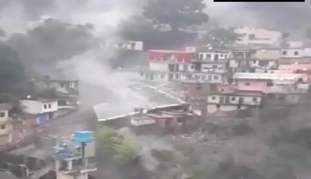 উত্তৰাখণ্ডৰ পিথোৰাগড় জিলাত ডাৱৰ বিস্ফোৰণঃ 