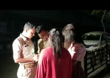 নিশা গুৱাহাটী ভঙাগড়ৰ EXORO বাৰত যুৱতী আৰু কৰ্তৃপক্ষৰ মাজত মাৰ-পিটৰ ঘটনা