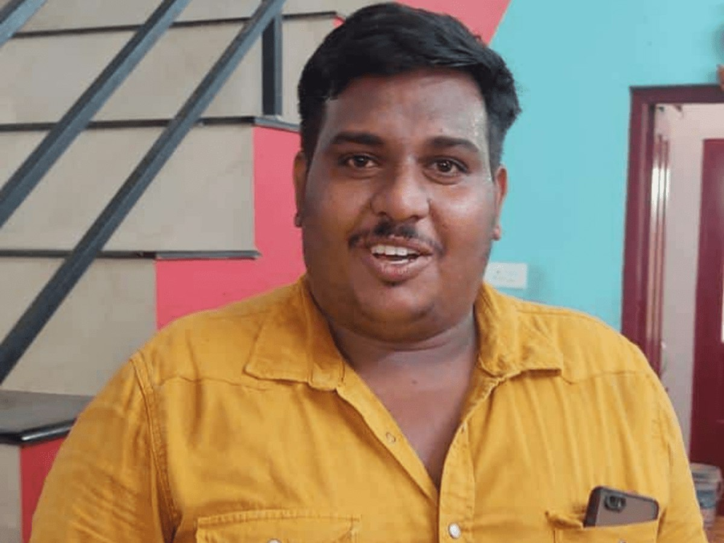 অটো চালক হৈ পৰিল কোটি পতিঃ