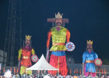 ১১১ ফুট উচ্চতাৰ ৰাৱণৰ প্ৰতিমূৰ্তিত অগ্নিসংযোগ মুখ্যমন্ত্ৰী ড° হিমন্ত বিশ্ব শৰ্মাৰঃ
