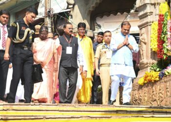 ৰাষ্ট্ৰপতি দ্ৰৌপদী মুর্মুৰ মা কামাখ্যা মন্দিৰ দৰ্শন: