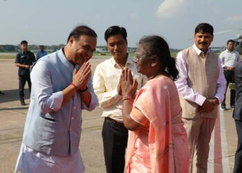 দুদিনীয়া ভ্ৰমণ সূচীৰ অন্তিম দিনা কেইবাটাও প্ৰকল্প উদ্বোধন ৰাষ্ট্ৰপতিৰ:
