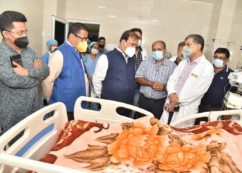 বৰপেটা সত্ৰৰ বুঢ়াসত্ৰীয়া বশিষ্ঠ দেৱশৰ্মাৰ স্বাস্থ্যৰ বুজ ল’লে মুখ্যমন্ত্ৰীয়ে: