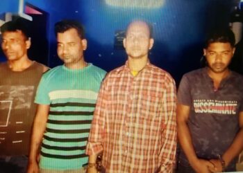বোকাজানত আটক ৫ গভাইত চোৰঃ বৰপেটাৰ পৰা চুৰি কৰি অনা JCB গাড়ীসহ আটক ৫ চোৰ: