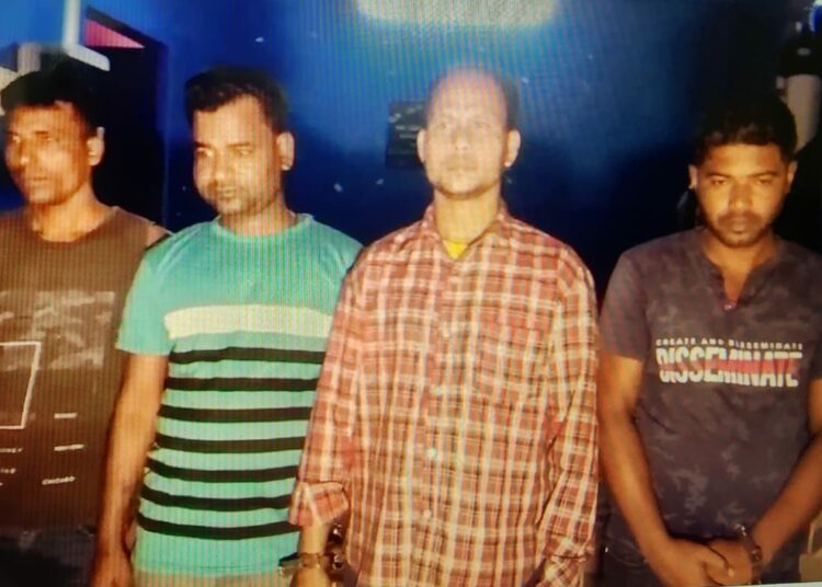 বোকাজানত আটক ৫ গভাইত চোৰঃ বৰপেটাৰ পৰা চুৰি কৰি অনা JCB গাড়ীসহ আটক ৫ চোৰ: 1 বোকাজানত আটক ৫ গভাইত চোৰঃ বৰপেটাৰ পৰা চুৰি কৰি অনা JCB গাড়ীসহ আটক ৫ চোৰ: