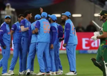 শ্বাসৰুদ্ধকাৰী মেচত বাংলাদেশক পৰাস্ত কৰি টি-২০ বিশ্বকাপৰ দলীয় তালিকাত শীৰ্ষত ভাৰত: