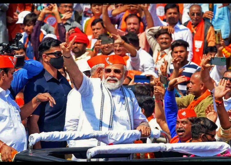 গুজৰাটত মোদী ধুমুহা, হিমাচলত কংগ্ৰেছ-বিজেপিৰ তুমুল প্ৰতিদ্বন্দিতা