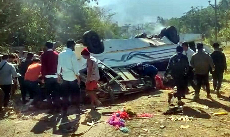 মণিপুৰত স্কুল বাছ দুৰ্ঘটনাত ছাত্ৰসহ ১৫ জনৰ মৃত্যু 1 মণিপুৰত স্কুল বাছ দুৰ্ঘটনাত ছাত্ৰসহ ১৫ জনৰ মৃত্যু