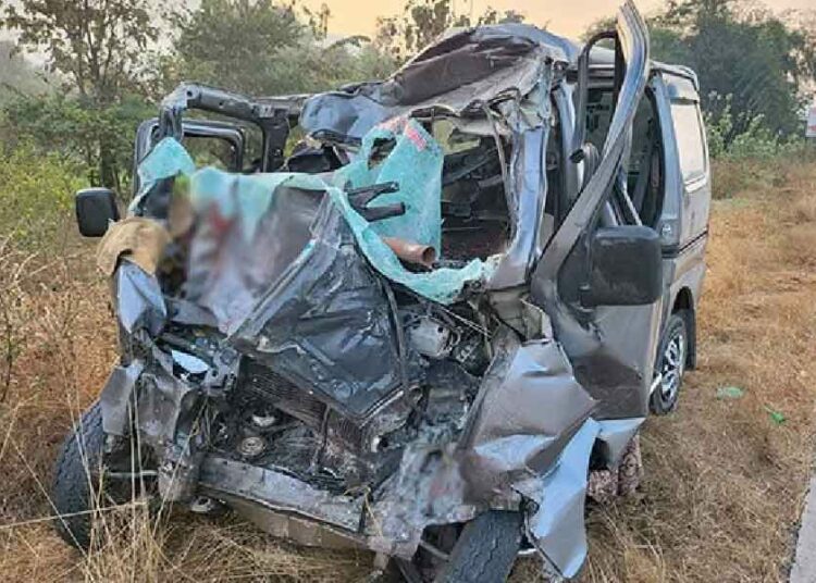 মুম্বাই-গোৱা ৰাষ্ট্ৰীয় ঘাইপথত ভয়ংকৰ দুৰ্ঘটনা, শিশুকে ধৰি নিহত ৯