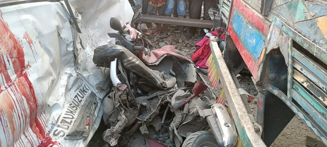  শোকাৱহ পথ দুৰ্ঘটনাঃ