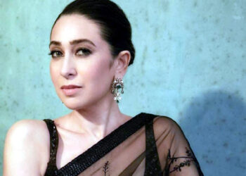 Karishma Kapoor I পুনৰ ডাঙৰ পৰ্দাত কৰিশ্মা কাপুৰ, কাৰ লগত যুটি?