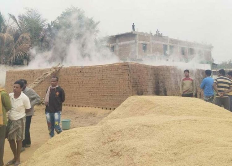 Chhattisgarh Labour Tragedy I ইটাভাতাত শুই থকা অৱস্থাত শ্বাসৰুদ্ধ হৈ মৃত্যু ৫ শ্ৰমিকৰ