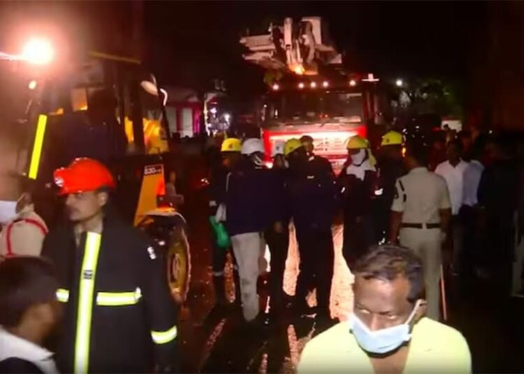 Hyderabad Fire I হায়দৰাবাদৰ অট্টালিকাত অগ্নিকাণ্ড, মহিলাসহ নিহত ৬