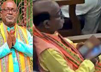 বিধানসভাত বহি মোবাইলত পৰ্ণ ছবি উপভোগ বিজেপিৰ বিধায়কৰ! ভাইৰেল ভিডিঅ’