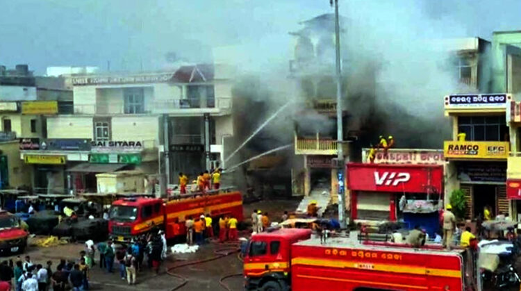Jagannathan Mandir I পুৰীৰ জগন্নাথ মন্দিৰ চৌহদত ভয়ানক অগ্নিকাণ্ড, ৪০ খনতকৈও অধিক দোকান ভস্মীভূত, আহত ৩