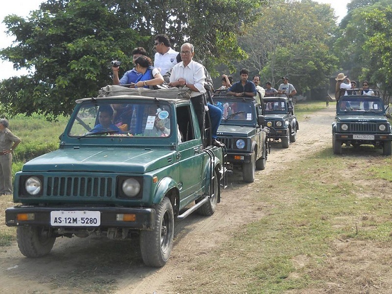 অসমত পৰ্যটক